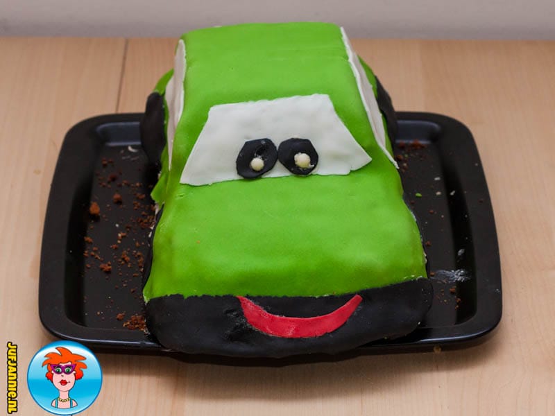 Verjaardagstaart bakken voor een kinderfeestje