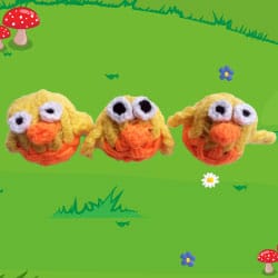 Kuikentje breien met wol op een breiring