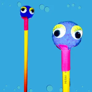 Potlood of pen versieren met pompom,leuke oogjes en duct tape