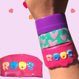 Roze armband knutselen met naam – DIY duct tape