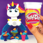 Play-Doh unicorn Tootie drollendraaiende ijseenhoorn
