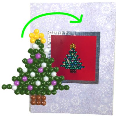 Kerstkaart met kerstboom knutselen met diamond painting steentjes die je over hebt
