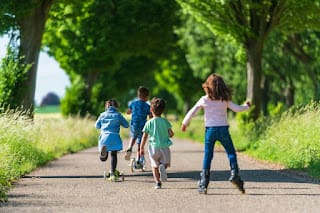 Waarom buiten spelen zo belangrijk is voor kinderen!