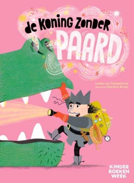 Boekcover van De koning zonder paard, geschreven door Levinia van Teunenbroek en geïllustreerd door Charlotte Bruijn. Uitgegeven door Unieboek | Het Spectrum in samenwerking met Stichting CPNB voor de Kinderboekenweek 2025.