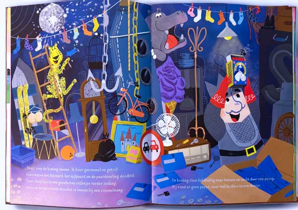 De koning klimt heldhaftig de rommelmaag in op zoek naar zijn paard in het prentenboek De koning zonder paard van Levinia van Teunenbroek, met illustraties van Charlotte Bruijn. Uitgegeven door Unieboek | Het Spectrum.